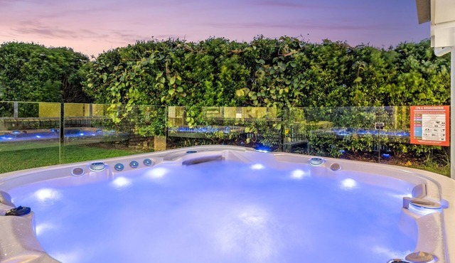 Salty Pause at Bondi House - with Spa and Pet Friendly!