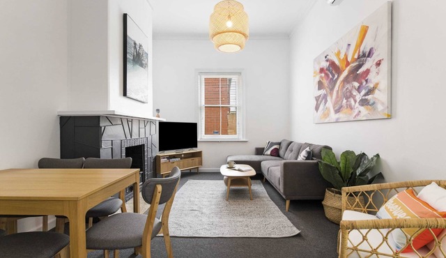 Salty Pines - Large 3BR Glenelg South