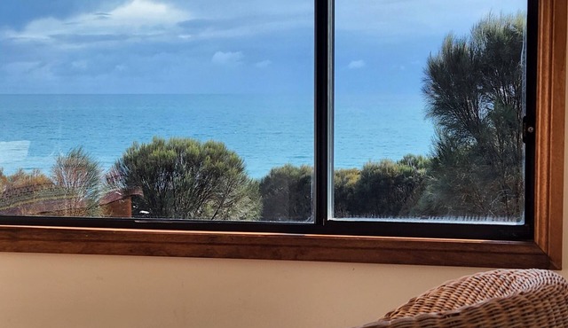 Salty Sea-birds Loft Spectacular Views