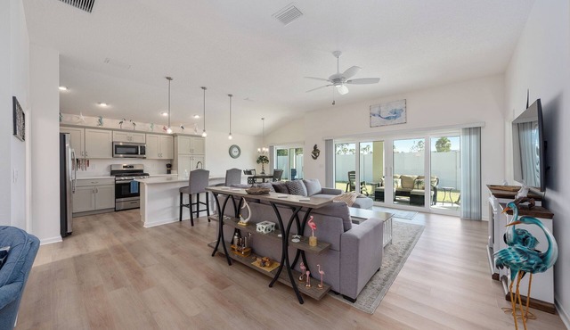 Salty Seahorse - 3/2 w/Golf Cart & Grill in The Village of Lake Denham Near Eastport
