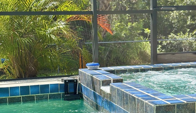 🩵Salty Shark Retreat 🩵 Heated Pool/Spa 🩵NEARBY BEACHES, GOLF COURSES!