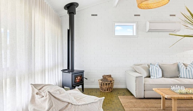 Saltys Silver Sands ~ A Playful Coastal Hideaway