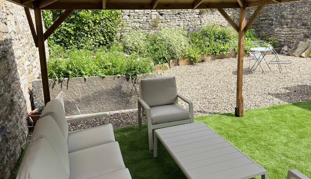 Salvin House - Georgian townhouse in the heart of Alston, Cumbria - Sleeps 10