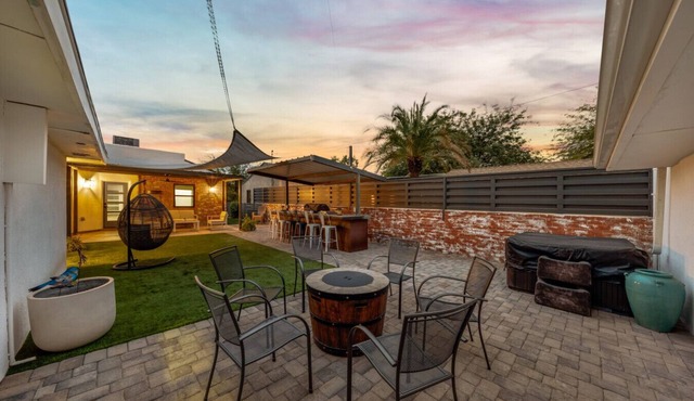 Sam Hughes/Casita/1 BD 1 BA/Shared Yard