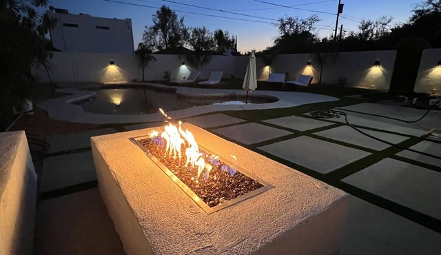 Sam Hughes Desert Oasis, Private Pool & Walk to UA