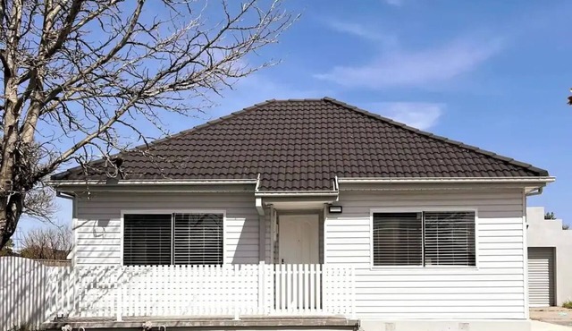 Sam's Cottage on Hennessey