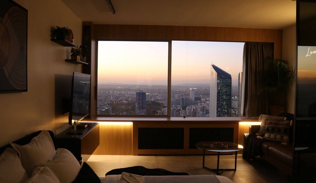Sama Paris - Your experience above the clouds