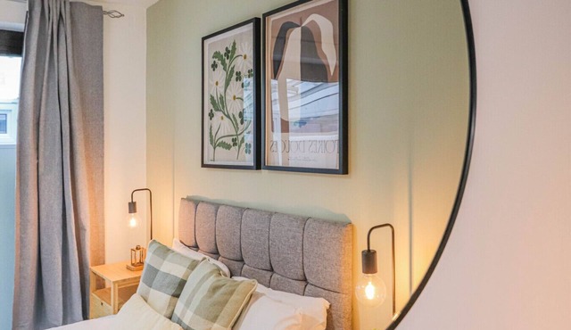 Samantha Suite | City 2BR Bungalow Free Parking Garden & WIFI