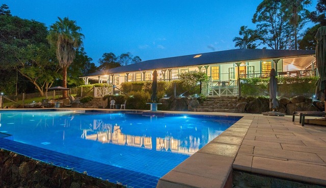 Samford Lakes - The Cottage