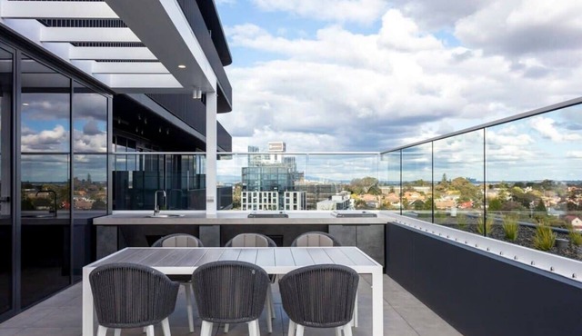 Samma | Charming 2BR in Ivanhoe w/Gym