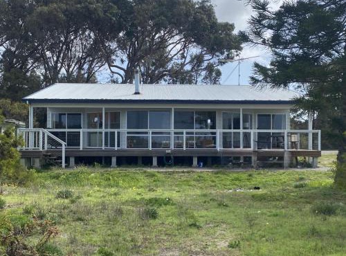 Samphire Stays at Foul Bay