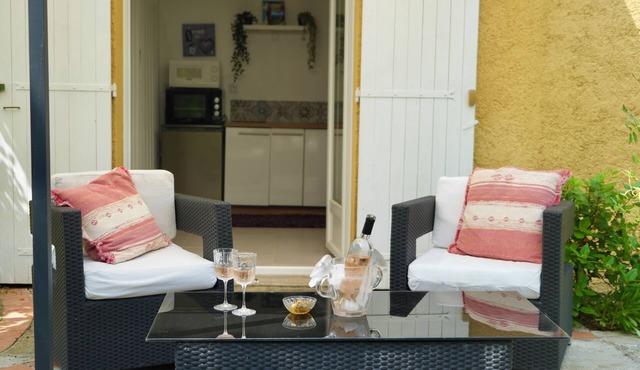 Sam’s cottage, a peaceful Provencal Retreat, minutes from famous Thoronet Abbey.