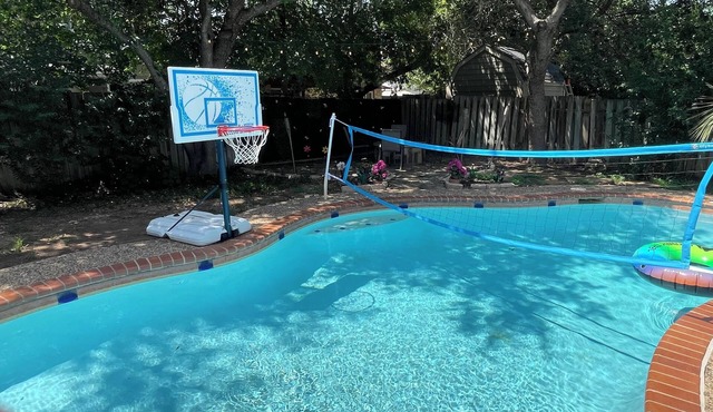 San Antonio Getaway near Sea World and Fiesta Texas