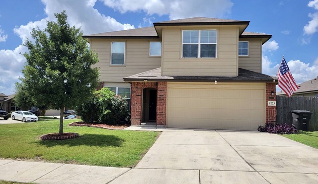 San Antonio home near BMT, Riverwalk, Alamo, and Sea World