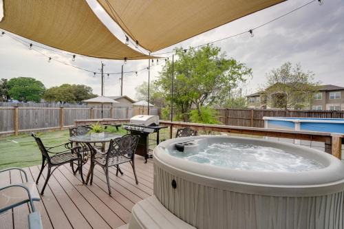 San Antonio Home w/Hot Tub - 1 Mi to SeaWorld