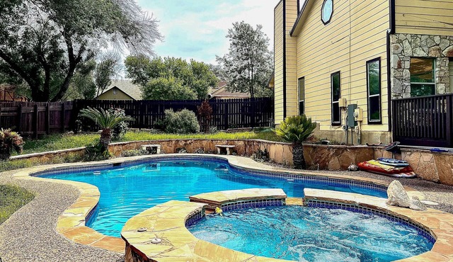 San Antonio Home w/Pool & Hot Tub Near SeaWorld!