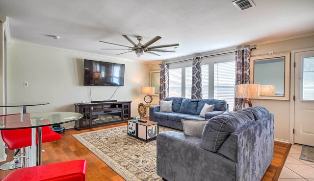 San Antonio House w/ Yard - 18 Mi to Downtown