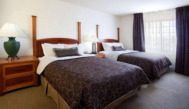 San Antonio Sea World Adventure! Home-like Accommodation w/Full Kitchen! Pool!