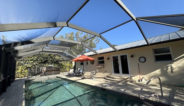 San Cap Home: Your Island Retreat Awaits!