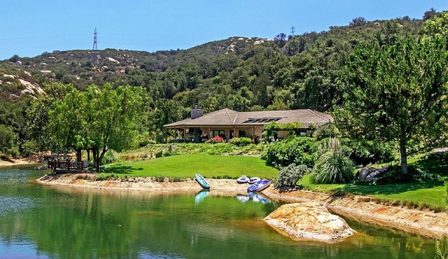 San Diego(Fallbrook)LAKEFRONT Resort Style Lakehouse w/Pool,Spa, Beaches close,