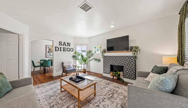 San Diego Hillcrest Bungalow w/Parking