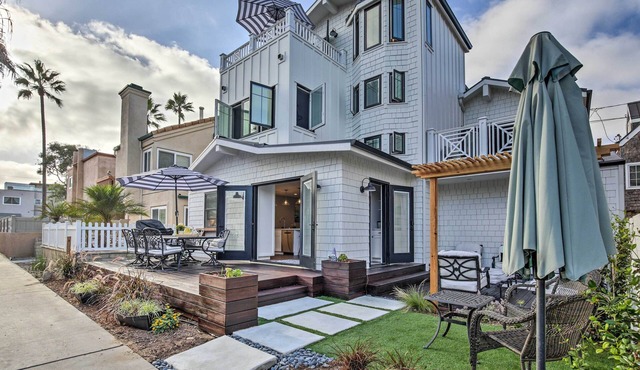 San Diego Home - Walk to Sail Bay & Mission Beach!