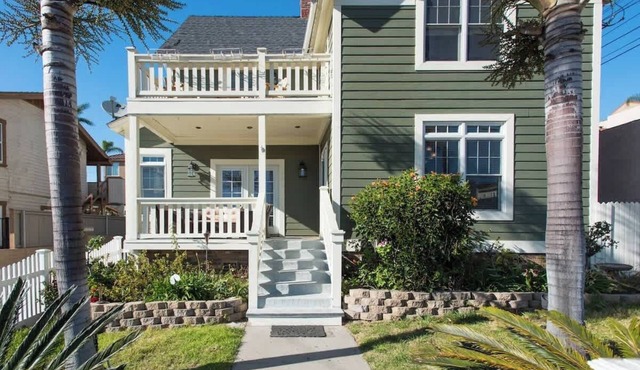 San Diego House: City Views, BBQ & Free Parking!