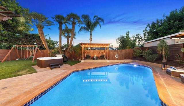 San Diego Lux: 5Bedroom/Remodeled/Solar Heated Pool/Spa/GameRoom/Grill/Workspace