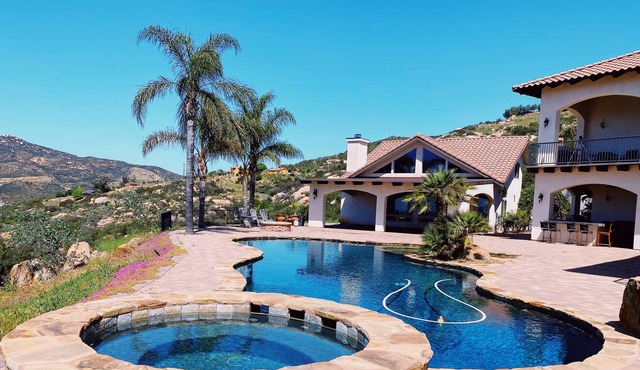 San Diego Mountain Retreat. Best views in San Diego. Pet friendly, guest house
