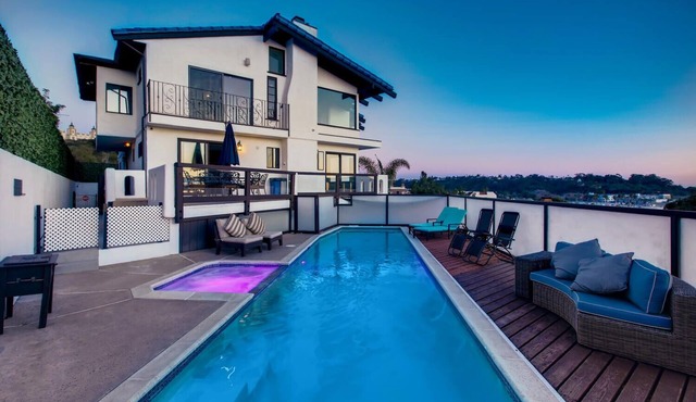 San Diego Villa heated pool, jacuzzi and sunset-views