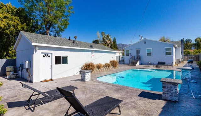 San Fernando Pool home + Large Private Guest House