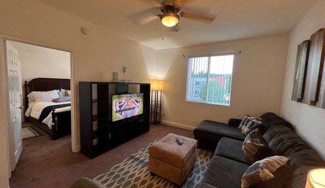 SAN FERNANDO VALLEY 1+1 UNIT utilities are included and major freeways access