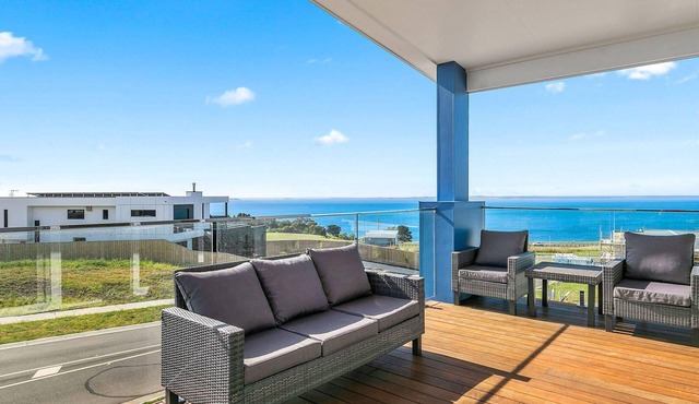 San Freemo - sleeps 12