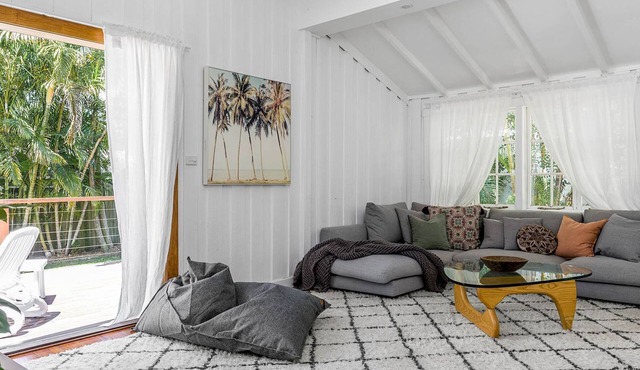 San Juan Surfers Cottage - prime Byron location