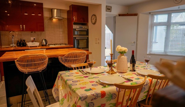 San Rocco - a dog friendly cottage that sleeps 6 guests in 3 bedrooms
