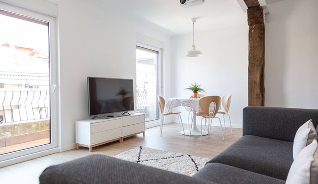 SAN SEBASTIAN TRAIN & BUS STATION TOURIST FLAT