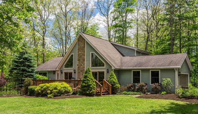 San-Stress | Lake Access, Big Yard, Community Pool