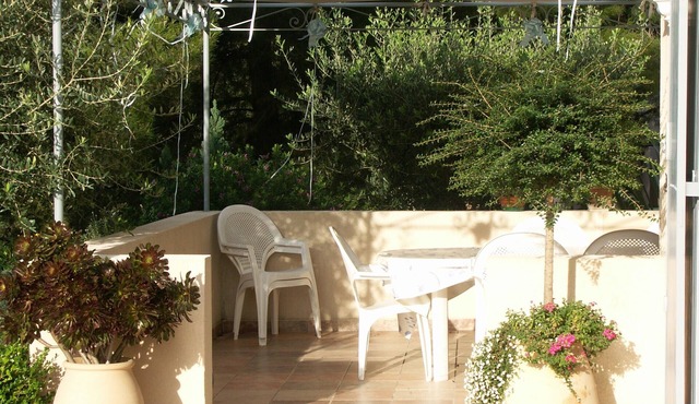 SANARY-OLLIOULES CLIMATIZED VILLA HEATED SWIMMING POOL BEACH 8kms 13 PERS