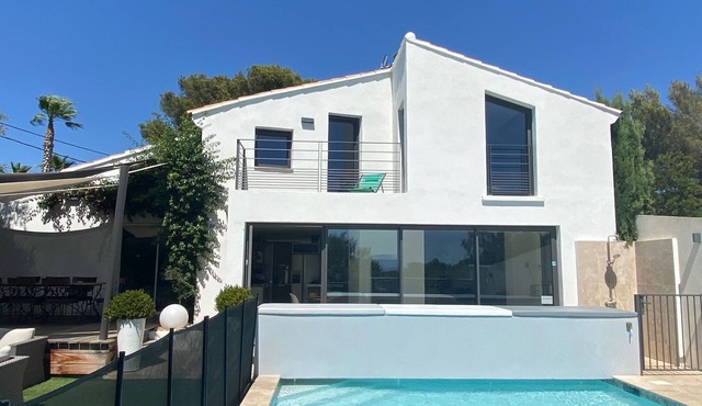 Sanary sur Mer Villa entirely renovated with swimming pool, any comfort 170 m2