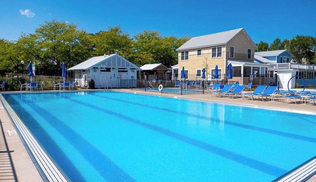 Sanctuary at Beachwalk has Resort Pool