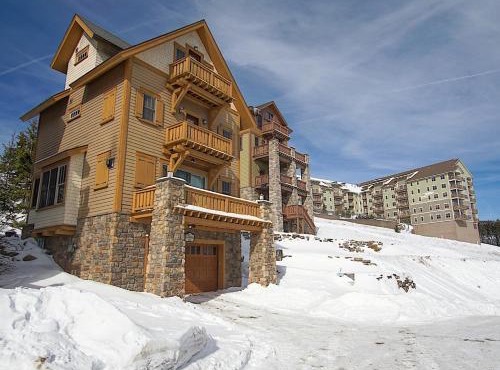Sanctuary Family Paradise Private Home with Hot tub Snowshoe Mtn Resort