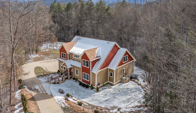 Sanctuary House - a Wooded Retreat