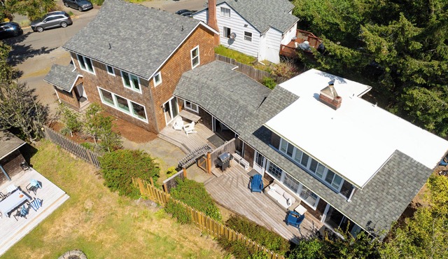 Sanctuary in the Shire MCA#50080-2 homes for Family Reunion, BBQ, Dogs Ok.