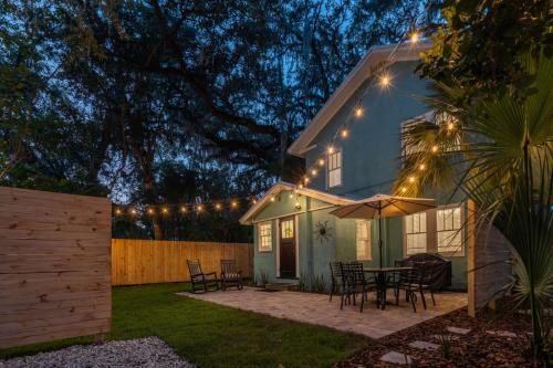 Sanctuary on 3rd - Walk to UF , Parking , Grill