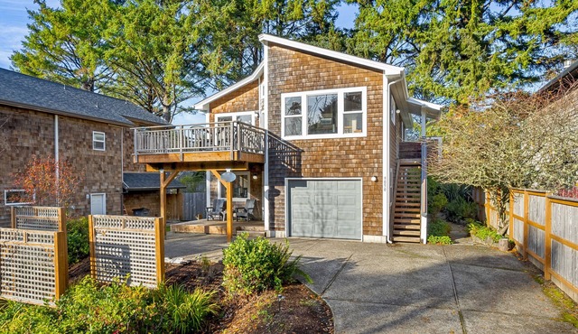 Sand Bucket-Manzanita. Fabulous family beach house dogs ok, close to beach