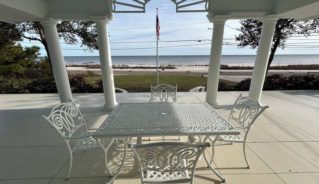 “Sand Castle” Beachfront house in Waveland MS freshly renovated