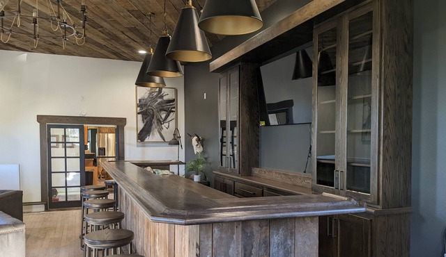 Sand Creek Lodge