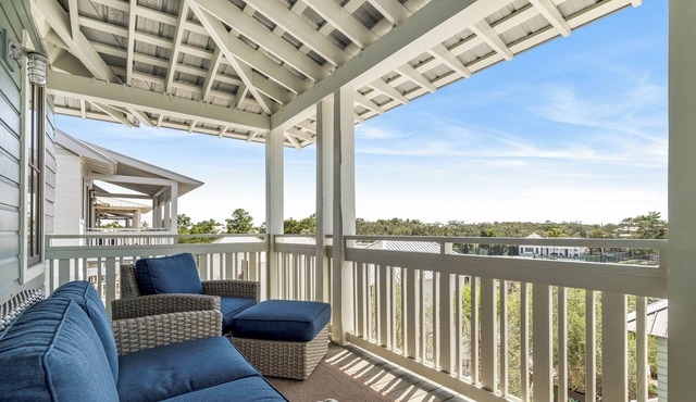 Sand del Mar Carriage HouseJust Steps from Rosemary Beach! Free Fitness/Tennis!