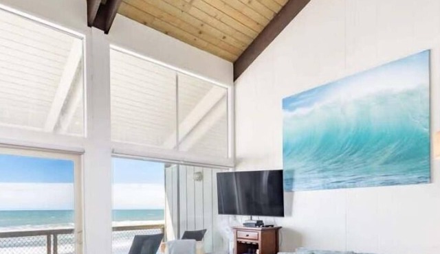 Sand Dollar Beachfront Home, Direct Beach Access!