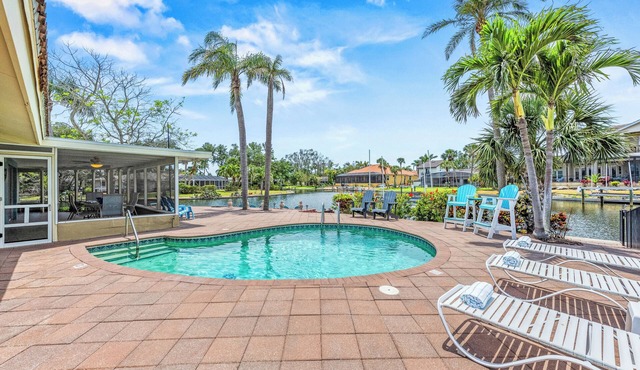 Sand Dollar Cottage | Waterfront Home w/Private Pool & Kayaks! Minutes to Siesta Key Beach!